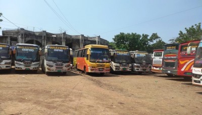 বাগেরহাটে লগডাউনে গনপরিবহন বন্ধে চরম ভোগান্তিতে সাধারন মানুষ 